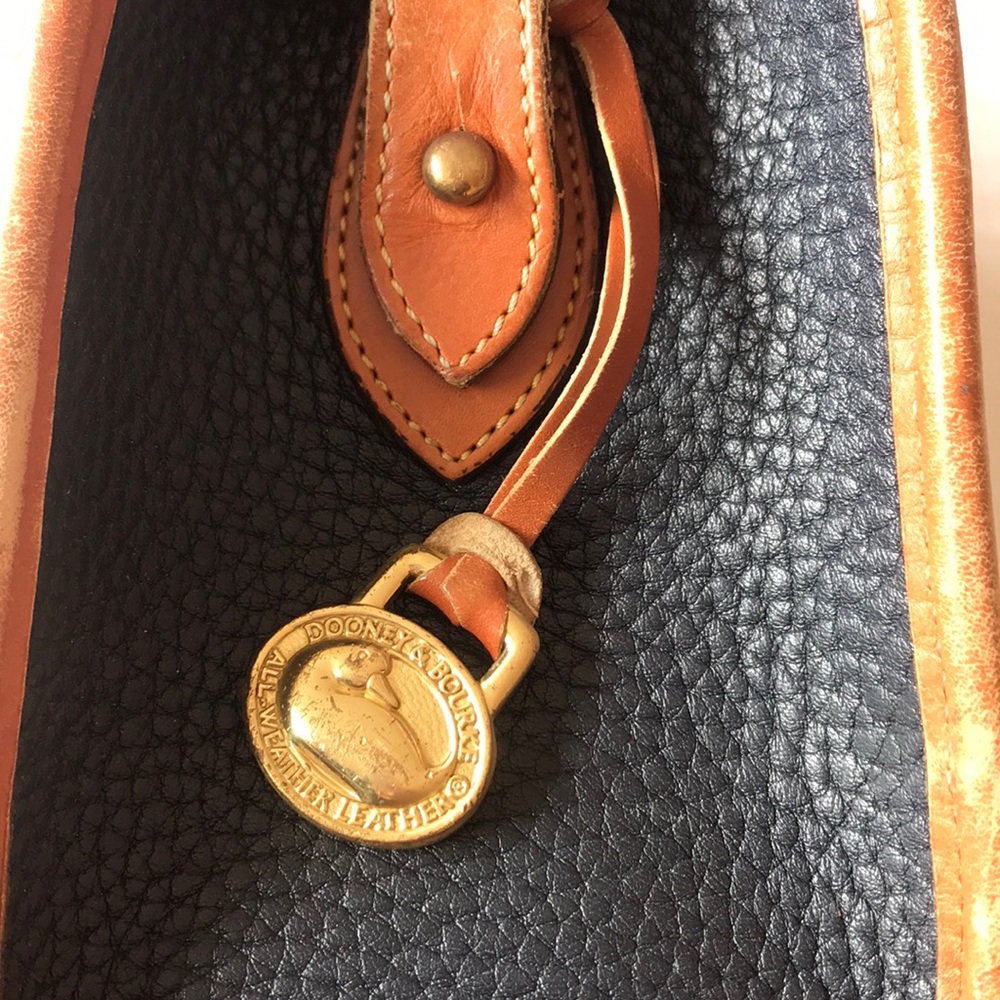Vintage Dooney and Bourke Navy Leather Crossbody - Picture 6 of 8